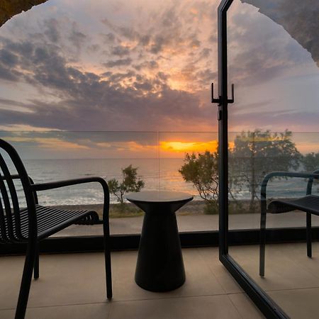 Neoma Luxury Suites Karterados  Exterior photo