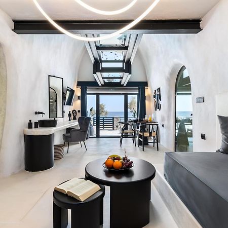 Neoma Luxury Suites Karterados  Exterior photo
