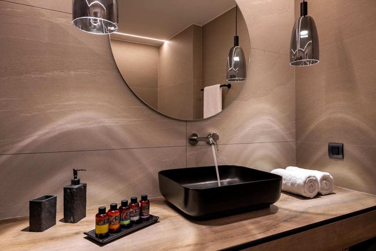 Neoma Luxury Suites Karterados  Exterior photo