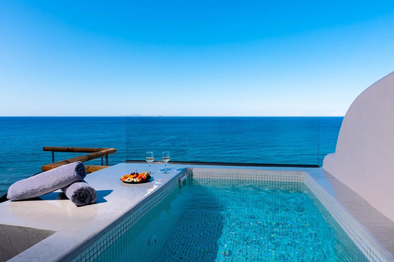 Neoma Luxury Suites Karterados  Exterior photo