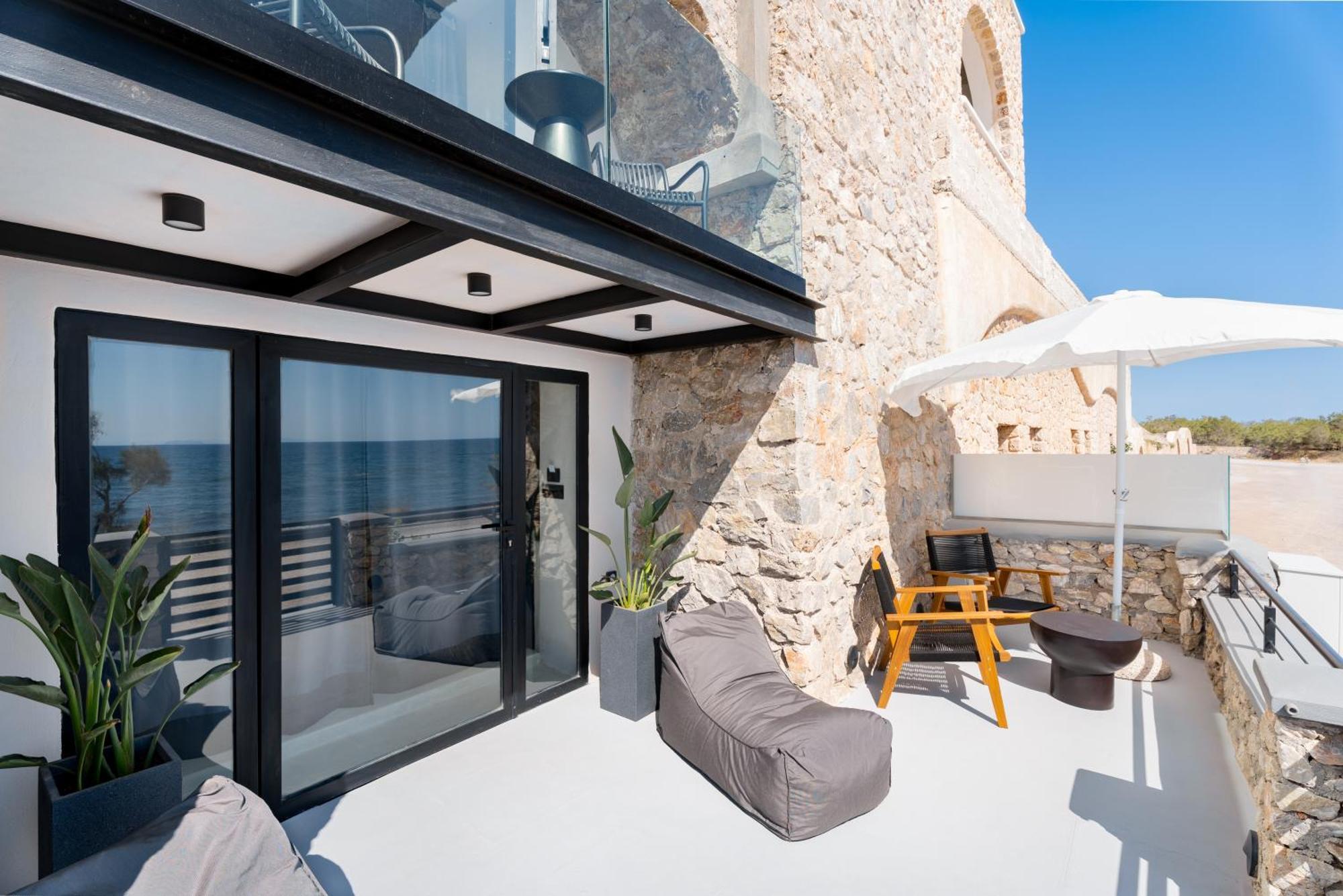 Neoma Luxury Suites Karterados  Exterior photo