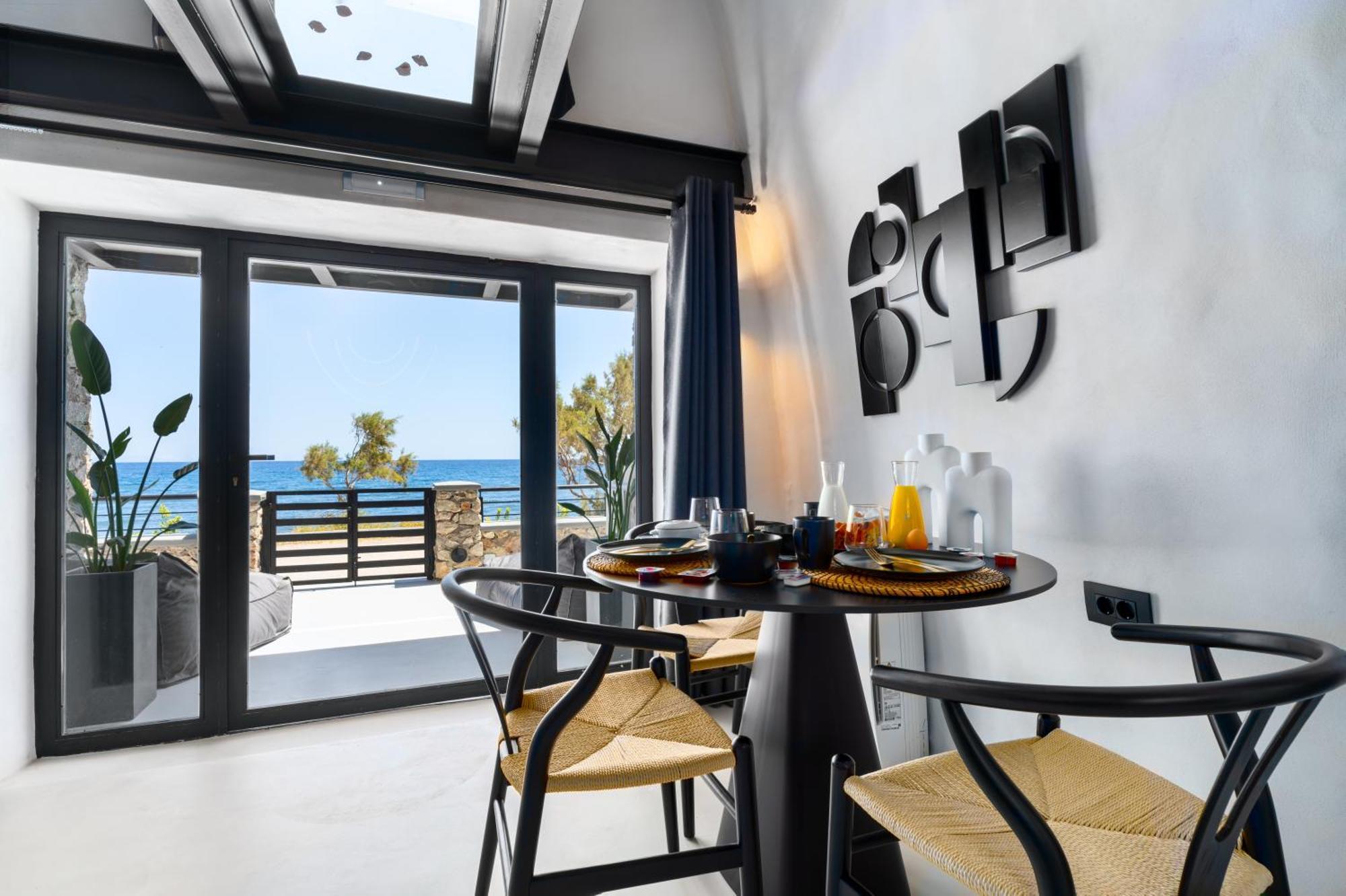 Neoma Luxury Suites Karterados  Exterior photo